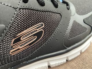 Zapatillas Skechers Talla 40-41 Negras