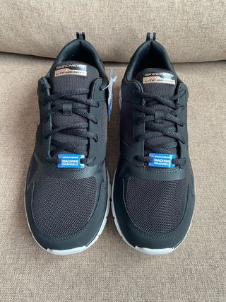 Zapatillas Skechers Talla 40-41 Negras