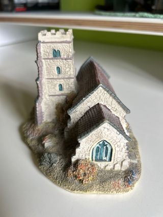 Figura Iglesia Porcelana