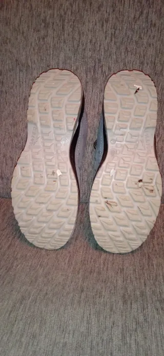 Zapatos de trabajo Panter grises y rojos