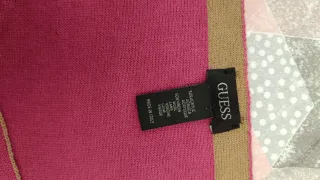 Sciarpa Guess a quadri