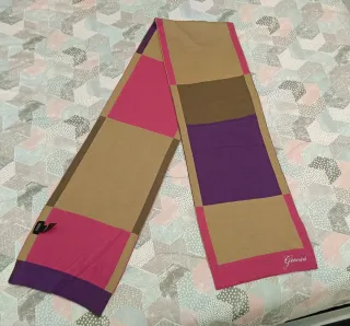 Sciarpa Guess a quadri