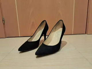 Zapatos tacón de ante marca Unisa talla 38
