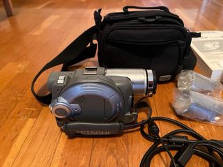 Videocámara Hitachi DZ-MV550E DVD + Accesorios