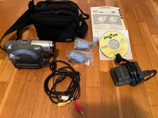Videocámara Hitachi DZ-MV550E DVD + Accesorios