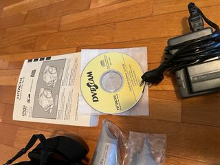 Videocámara Hitachi DZ-MV550E DVD + Accesorios
