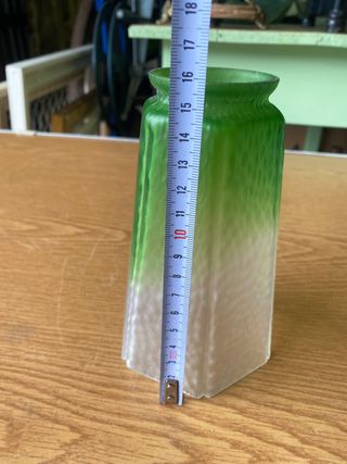 Tulipa verde antigua de cristal