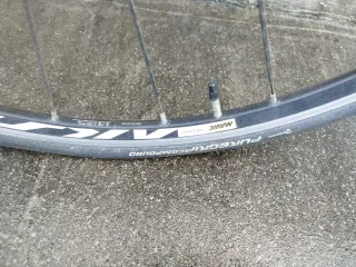 2 bicicletas no se venden por separado.