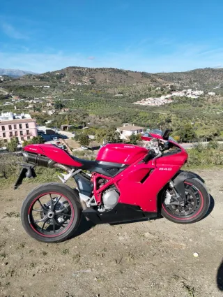 Ducati 848 Roja