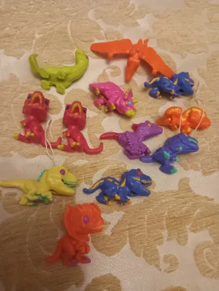 Figuras Kinder Joy Jurassic Park
