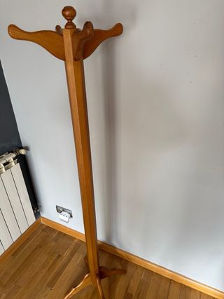 Perchero de madera maciza