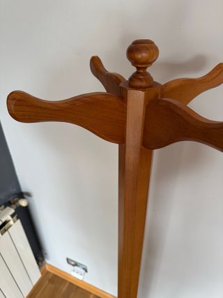 Perchero de madera maciza