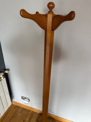 Perchero de madera maciza