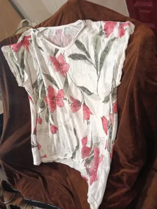 Camiseta floral mujer