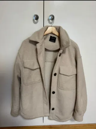 Chaqueta Bershka Beige