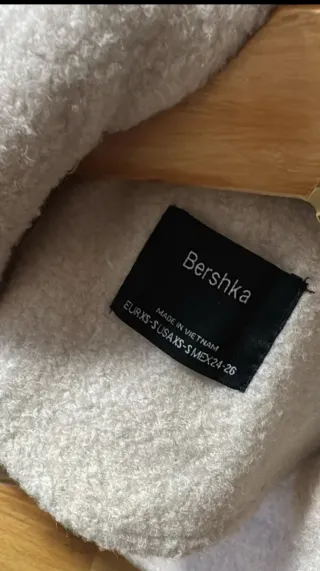 Chaqueta Bershka Beige