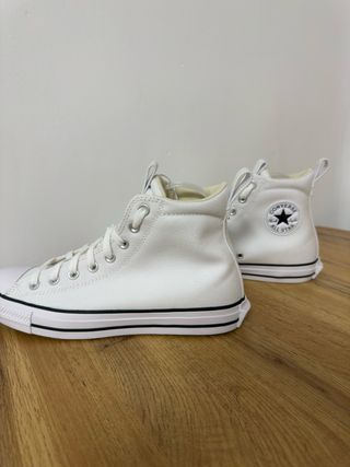 Zapatilla Converse en color blanco