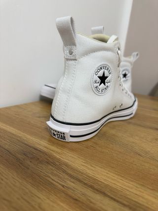 Zapatilla Converse en color blanco