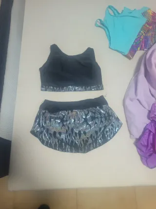 Conjunto patinaje niña negro y plateado