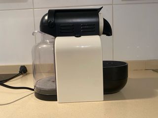 Cafetera Nespresso DeLonghi Blanca