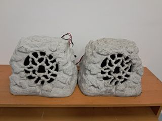 Altavoces imitación roca (2 unidades)