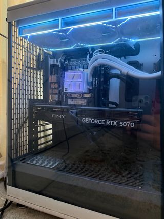 PC da tavolo per gaming: i5, RTX 5070, 32GB/1Tb