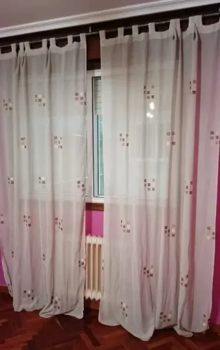 Cortinas beige con diseño moderno,con barra,lavado