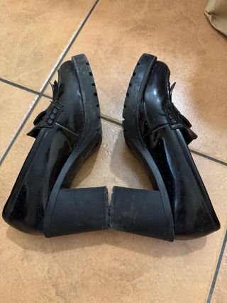 Mocasines MTNG tacón negros