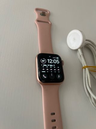 Apple Watch S4 Rosa con Cargador (pantalla rota)