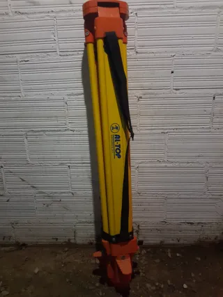 Trípode para láser y fotografía