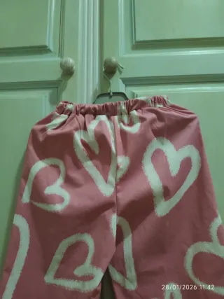 Pantalón ancho rosa con corazones de  niña de 9-10