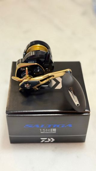 Carrete Daiwa Saltiga 15HL Nuevo