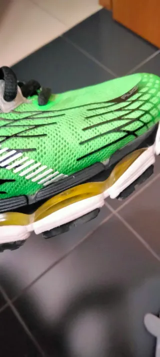 Zapatillas Asics Nimbus Verdes y Blancas