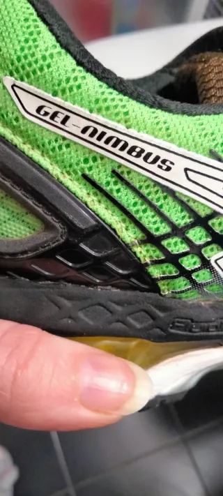 Zapatillas Asics Nimbus Verdes y Blancas