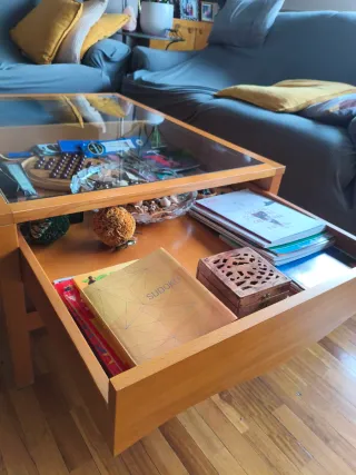 Mesa centro madera con cajón y cristal