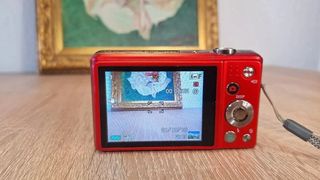 Cámara Casio Exilim EX-ZS100 Roja 14MP