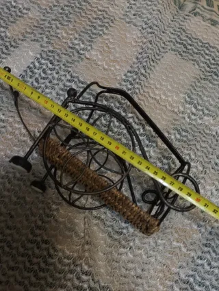 Botellero rústico forja y mimbre con asa