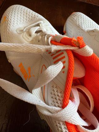 Scarpe da corsa bianche e arancioni 40 taglia