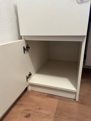 Mesa de escritorio blanca