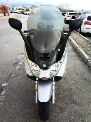 Piaggio X8 125cc Plata