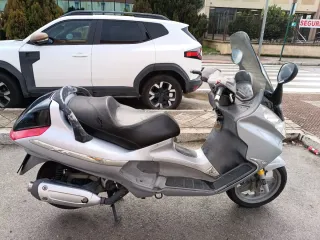 Piaggio X8 125cc Plata