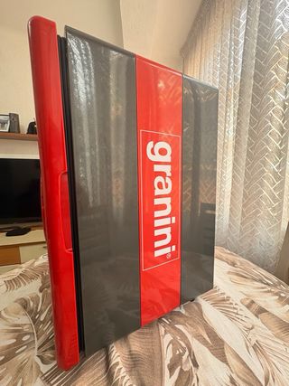 Nevera Exhibidora Granini Roja