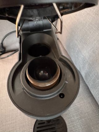 Cafetera Nespresso Vertuo Negra + porta cápsulas