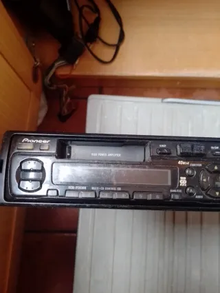 Radio Coche Pioneer KEH-P230R