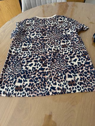 Lote Camiseta Animal Print y Leggings