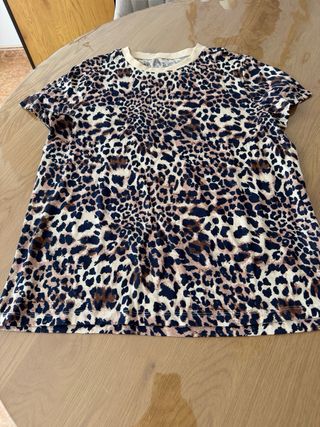 Lote Camiseta Animal Print y Leggings