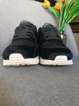 Nike Air Max 90 Luxure Black Pony. T40