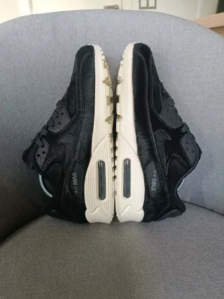 Nike Air Max 90 Luxure Black Pony. T40
