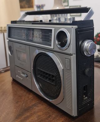 Radio Cassette Sanyo M2438K Plata