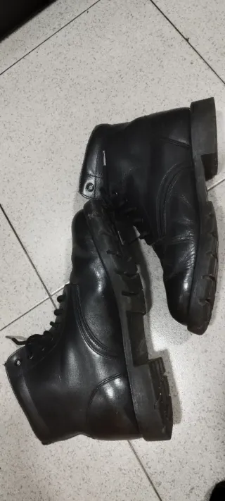 Botas de trabajo negras marca ITURRI